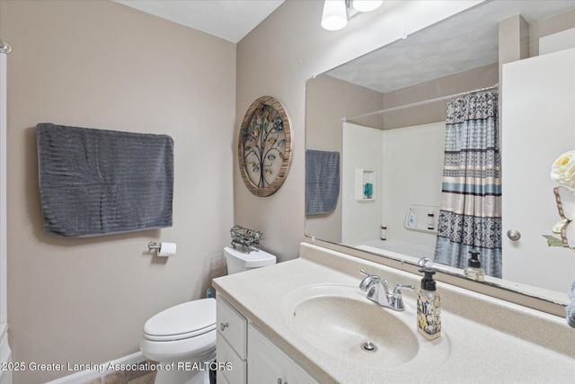 7895 W Herbison Road, Grand Ledge, MI 48837