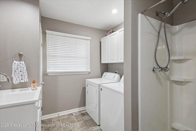 7895 W Herbison Road, Grand Ledge, MI 48837