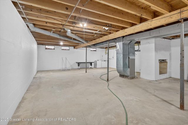 7895 W Herbison Road, Grand Ledge, MI 48837