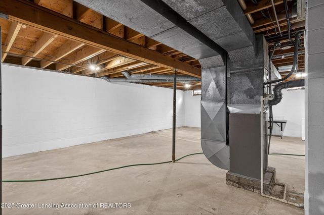 7895 W Herbison Road, Grand Ledge, MI 48837