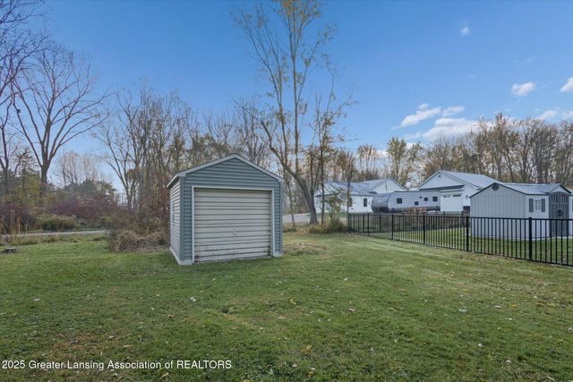 7895 W Herbison Road, Grand Ledge, MI 48837