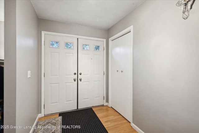 7895 W Herbison Road, Grand Ledge, MI 48837