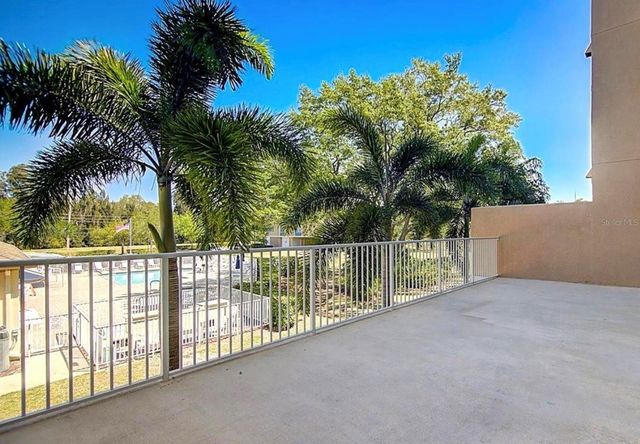 960 STARKEY ROAD 5102, Largo, FL 33771