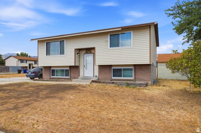 3742 S ARMORIDGE DR, Magna, UT 84044