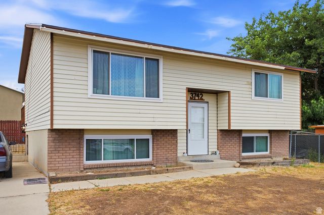 3742 S ARMORIDGE DR, Magna, UT 84044