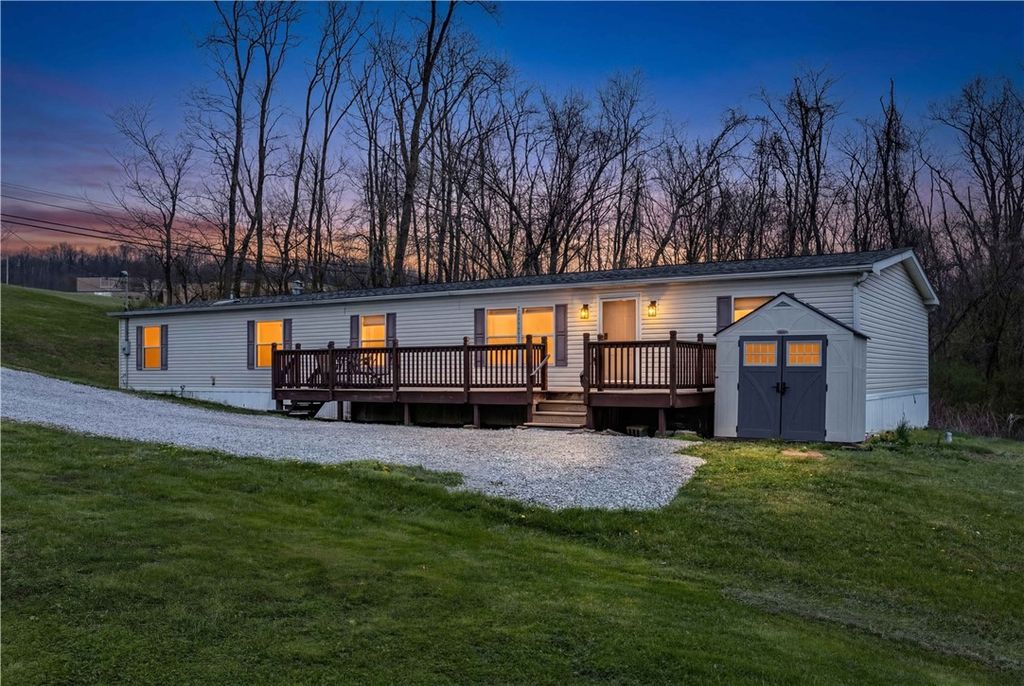 839 Bovard Luxor Rd, Hempfield Twp, PA 15601