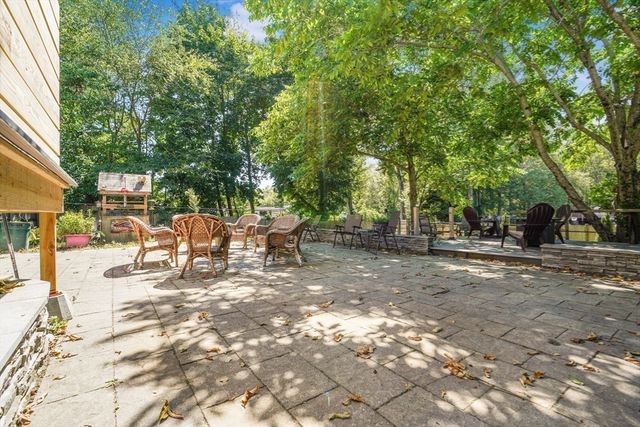 185 Stafford Road, Tiverton, RI 02878