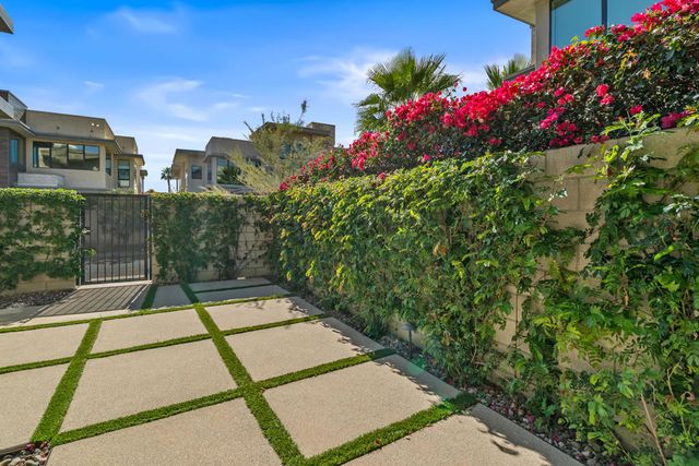 2726 Sunrise Sonata Lane, Palm Springs, CA 92262