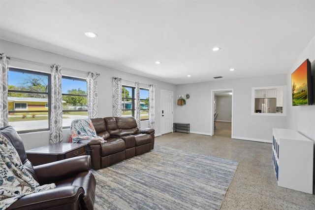2410 AVENUE B NW, Winter Haven, FL 33880