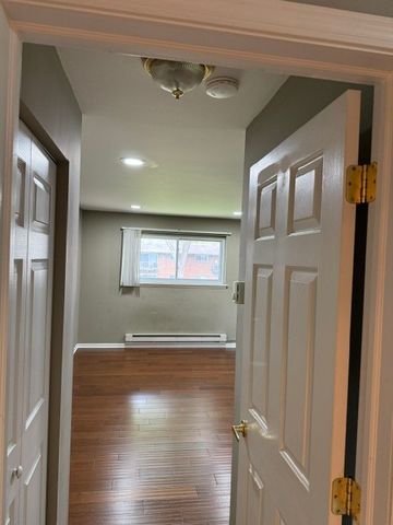 1900 W Knightsbridge Drive 1A, Mount Prospect, IL 60056
