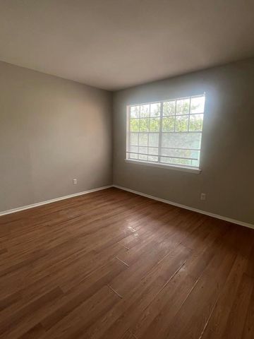 307 E 31st ST 209, Austin, TX 78705