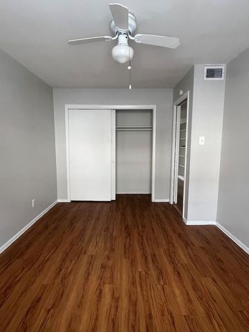 307 E 31st ST 209, Austin, TX 78705
