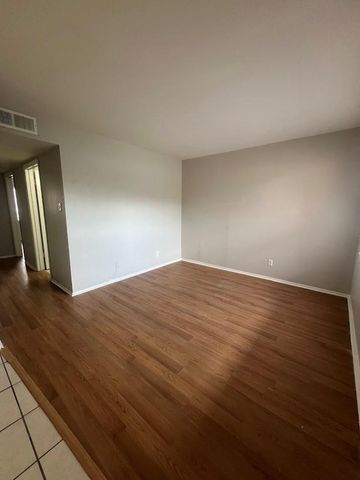 307 E 31st ST 209, Austin, TX 78705