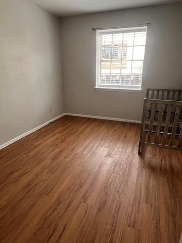 307 E 31st ST 209, Austin, TX 78705