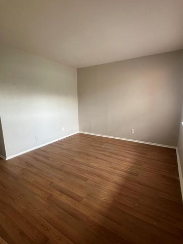 307 E 31st ST 209, Austin, TX 78705