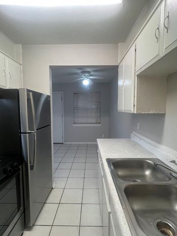 307 E 31st ST 209, Austin, TX 78705