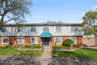 2471 Mulberry Square Square 15, Bloomfield Hills, MI 48302
