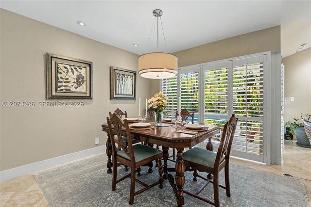 13 Dogwood Rd, Hollywood, FL 33021