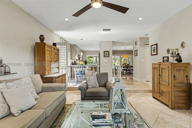 13 Dogwood Rd, Hollywood, FL 33021