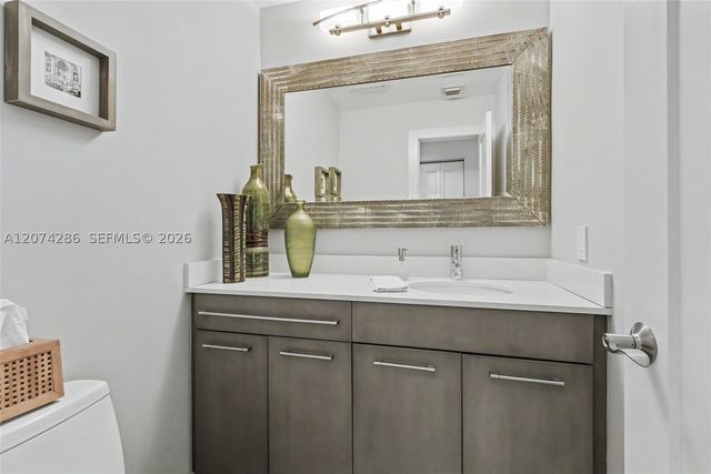 13 Dogwood Rd, Hollywood, FL 33021