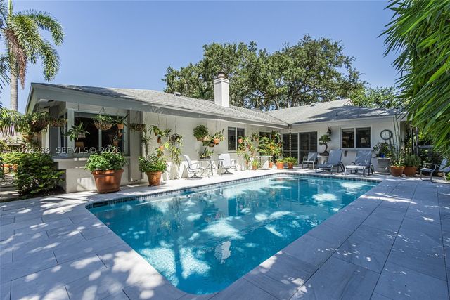 13 Dogwood Rd, Hollywood, FL 33021
