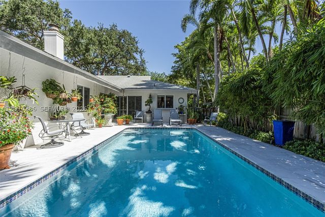 13 Dogwood Rd, Hollywood, FL 33021