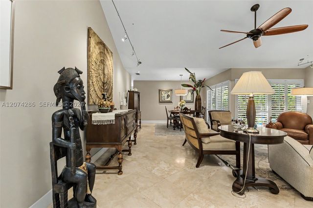 13 Dogwood Rd, Hollywood, FL 33021