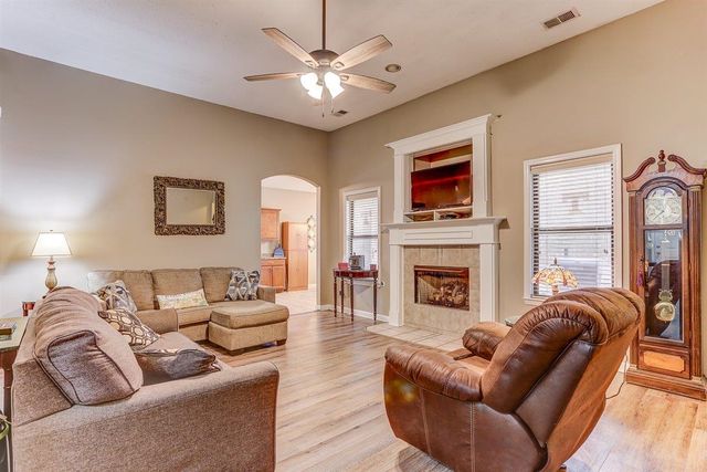 275 MOSSY SPRINGS DR, Oakland, TN 38060