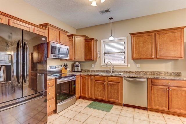 275 MOSSY SPRINGS DR, Oakland, TN 38060