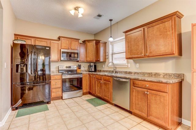 275 MOSSY SPRINGS DR, Oakland, TN 38060