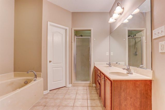 275 MOSSY SPRINGS DR, Oakland, TN 38060