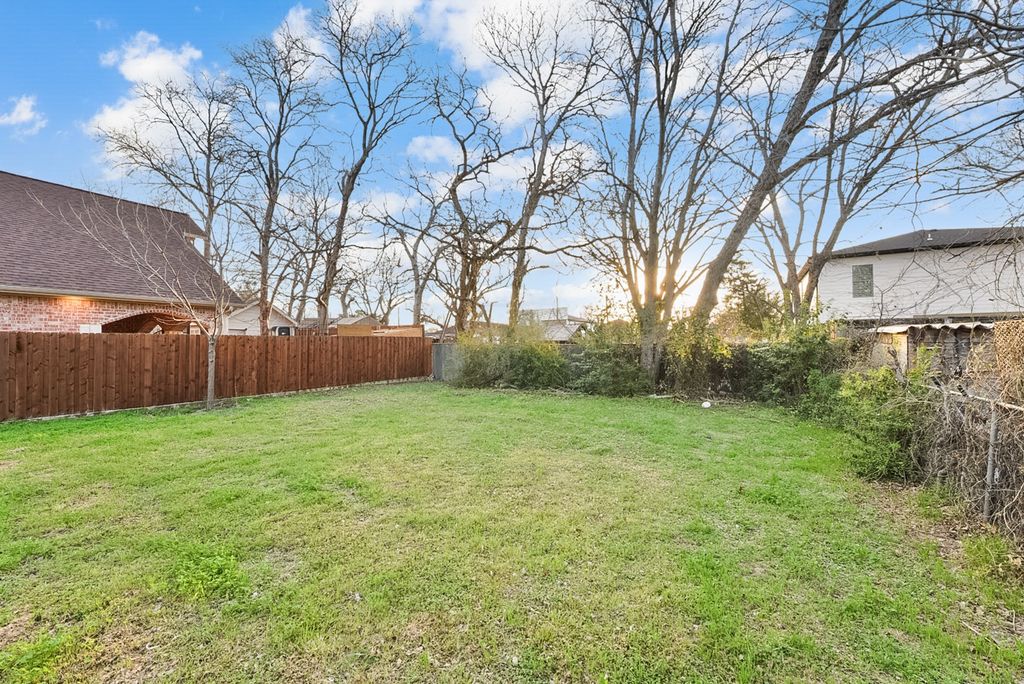 3415 Crossman Avenue, Dallas, TX 75212