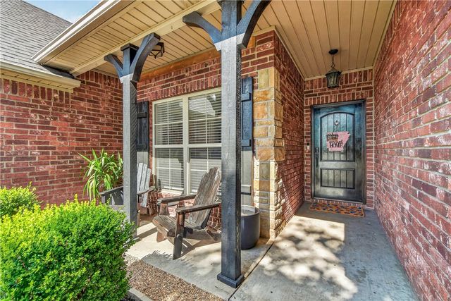 3713 N 2nd Place, Rogers, AR 72756