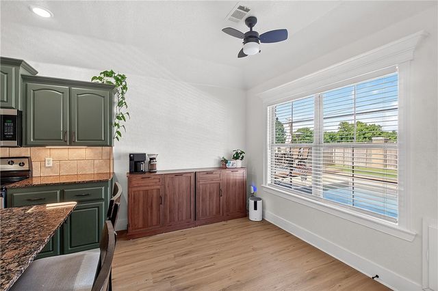 3713 N 2nd Place, Rogers, AR 72756