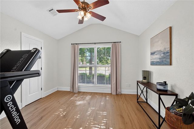 3713 N 2nd Place, Rogers, AR 72756
