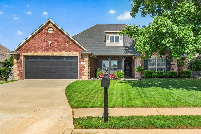 3713 N 2nd Place, Rogers, AR 72756
