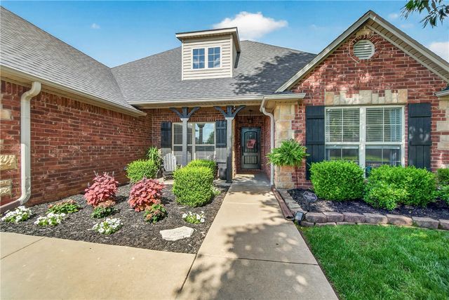 3713 N 2nd Place, Rogers, AR 72756