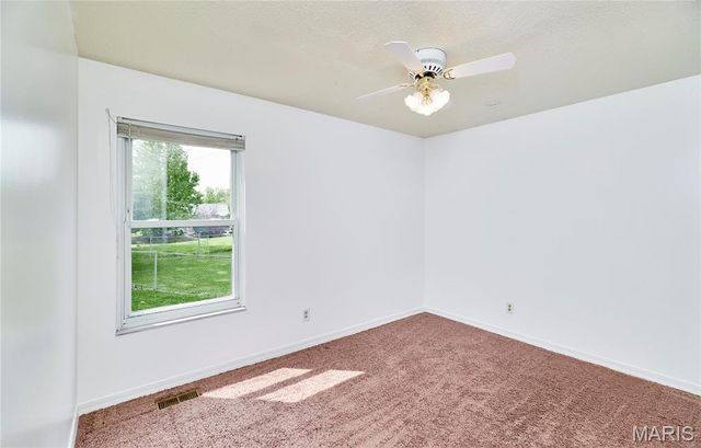 11978 Meadow Grove Court, Maryland Heights, MO 63043