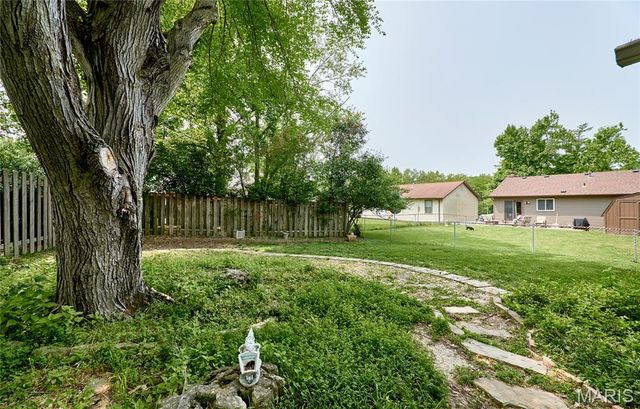 11978 Meadow Grove Court, Maryland Heights, MO 63043