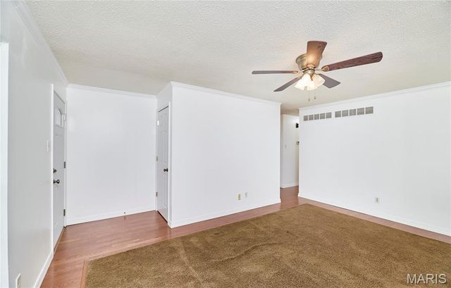 11978 Meadow Grove Court, Maryland Heights, MO 63043