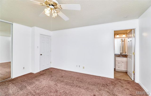 11978 Meadow Grove Court, Maryland Heights, MO 63043