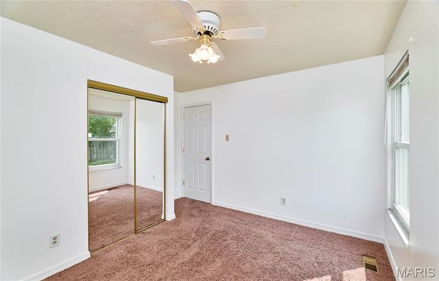 11978 Meadow Grove Court, Maryland Heights, MO 63043