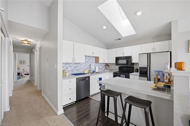 246 Dockside Dr Apt C, Hampton, VA 23669