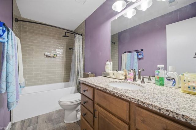 246 Dockside Dr Apt C, Hampton, VA 23669