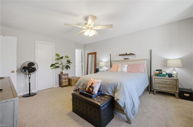 246 Dockside Dr Apt C, Hampton, VA 23669