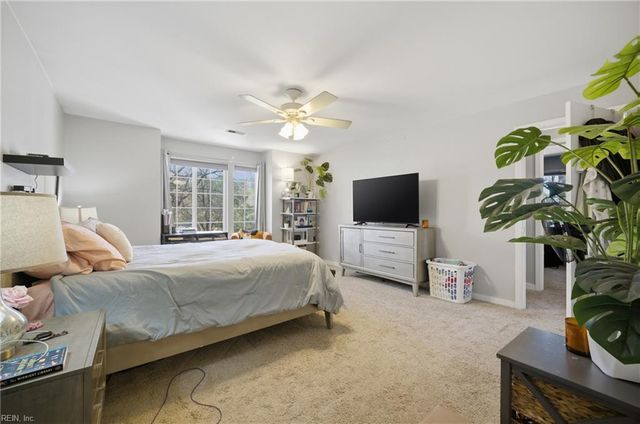 246 Dockside Dr Apt C, Hampton, VA 23669