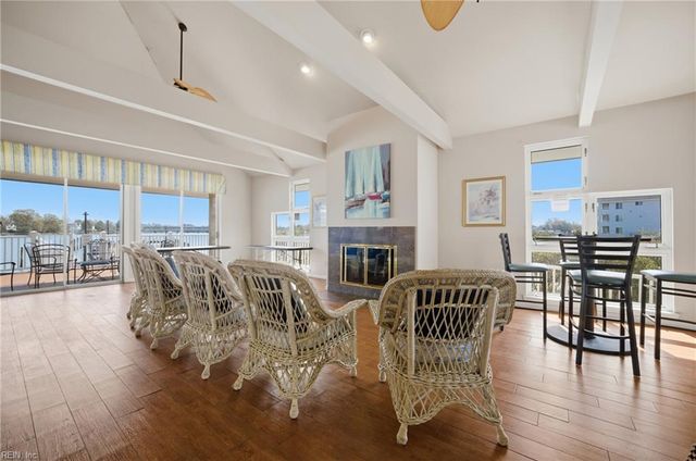 246 Dockside Dr Apt C, Hampton, VA 23669