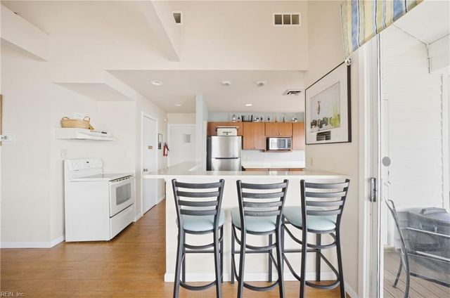 246 Dockside Dr Apt C, Hampton, VA 23669