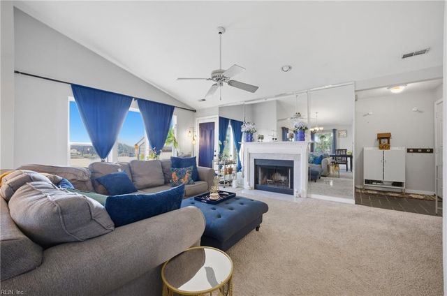 246 Dockside Dr Apt C, Hampton, VA 23669