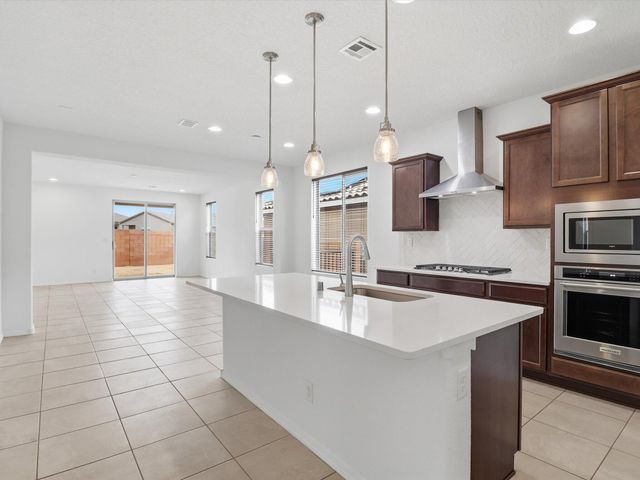 1125 Vallecito Loop NW, Los Lunas, NM 87031